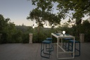 Lampe-Aplo-Table-et-Tabouret-de-bar-Bellevie-Fermob.jpeg